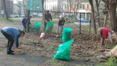 Nur 6 Menschen beteiligten sich in Leutzsch am Frühjahrsputz.