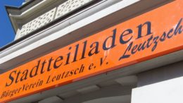 Das Schild über dem Stadtteilladen-Eingang.