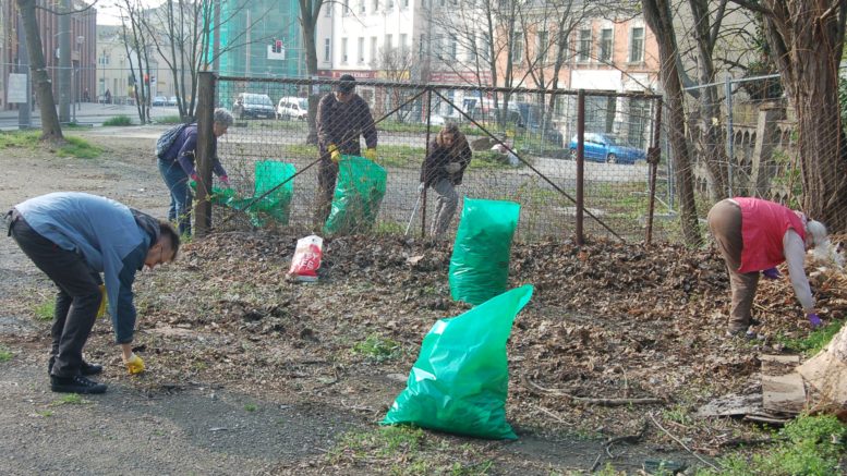 Nur 6 Menschen beteiligten sich in Leutzsch am Frühjahrsputz.